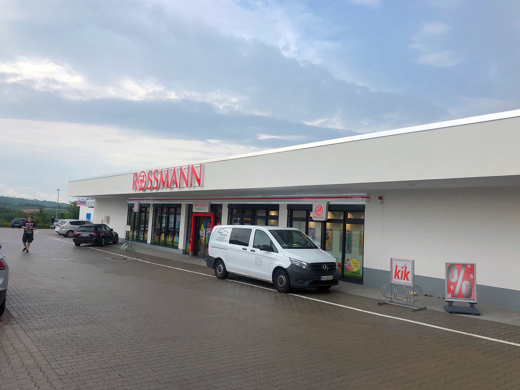 Mehr über den Artikel erfahren Drogerie-Markt Rossmann / <span class="caps">KIK</span> Monsheim